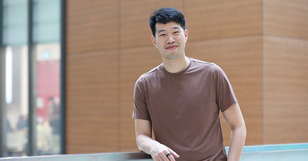Mark Chen, Chief Research Officer at OpenAI, explains how he uses ChatGPT to prepare for meetings and build stronger first conversations.