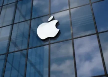 Apple AI executive Robby Walker departs as the company prepares for the next stage of artificial intelligence growth.