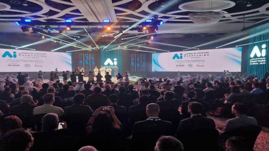 Delegates gather at Global AI Show Abu Dhabi 2025 for discussions on AI regulation, smart cities, and future jobs.