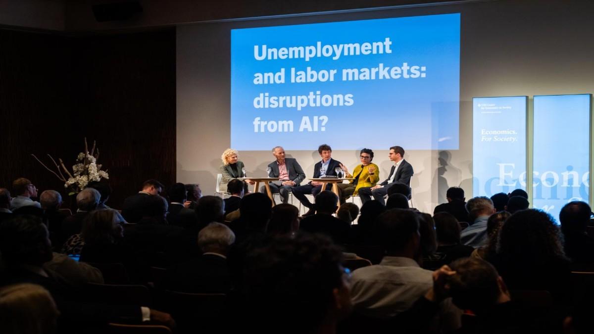 Graph depicting U.S. labor market trends with job growth slowing and AI influencing selective industries.